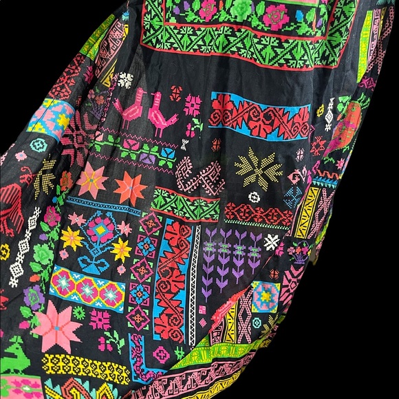 Nisha Fashion Long sleeves colorful Bohemian print long tunic top - Picture 9 of 12